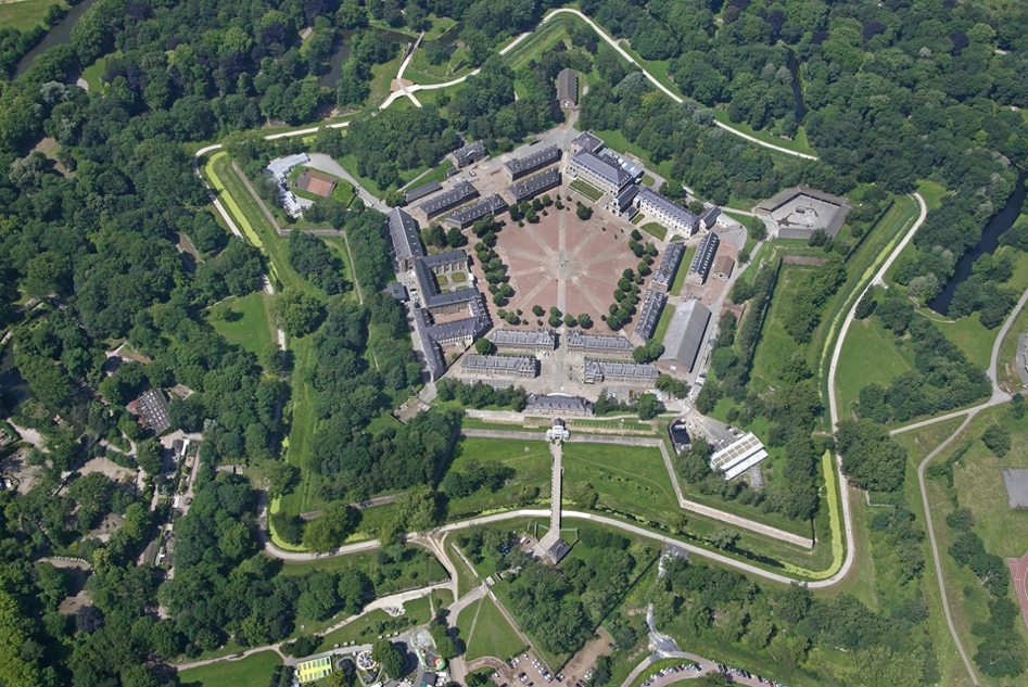 Première enceinte de la Citadelle Vauban de Lille, site Parc de la Citadelle