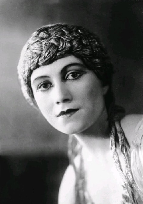 Olga Khokhlova vers 1916