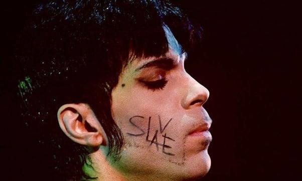 Prince et sa marque "Slave" sur la joue / Brian Rasic / Rex Futures