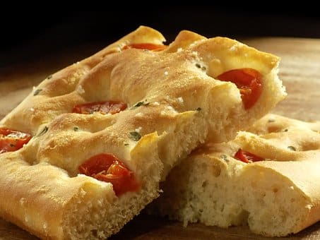 Une des spécialités culinaires italiennes (Région Ligurie) :  la  focaccia      