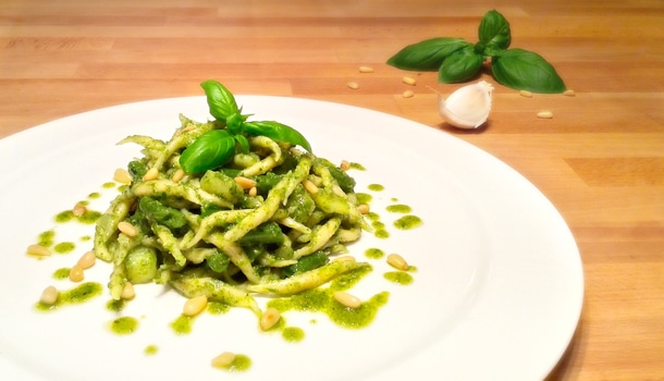 Une des spécialités culinaires italiennes (Région Ligurie) :  trofie al pesto   