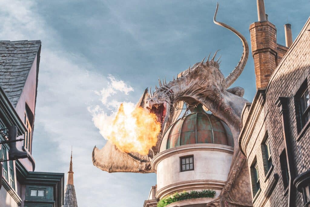 La figure du dragon est elle aussi très importante / Dragon Horntail Hongrois à Universal Studio ©Craig Adderley (Pexels)