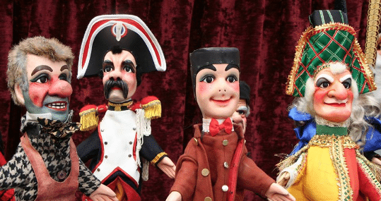 Guignol et ses amis marionnettes