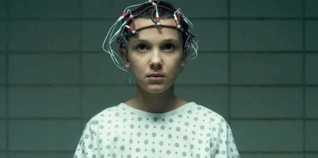 Millie Bobby Brown dans le rôle d’Eleven, Stranger Things saison 1 © Netflix