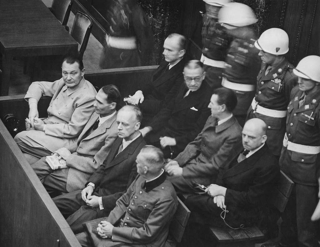 Dignitaires et scientifiques nazis au procès de Nuremberg