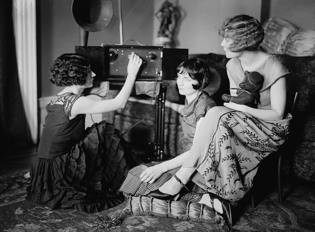 Les débuts de la radio dans les années 1920 aux Etats-Unis  – source : Wikicommons