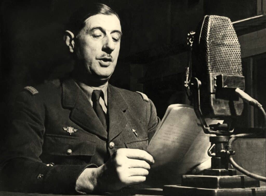 Le General Charles de Gaulle lance l'appel aux Français a la radio BBC a Londres le 18 juin 1940