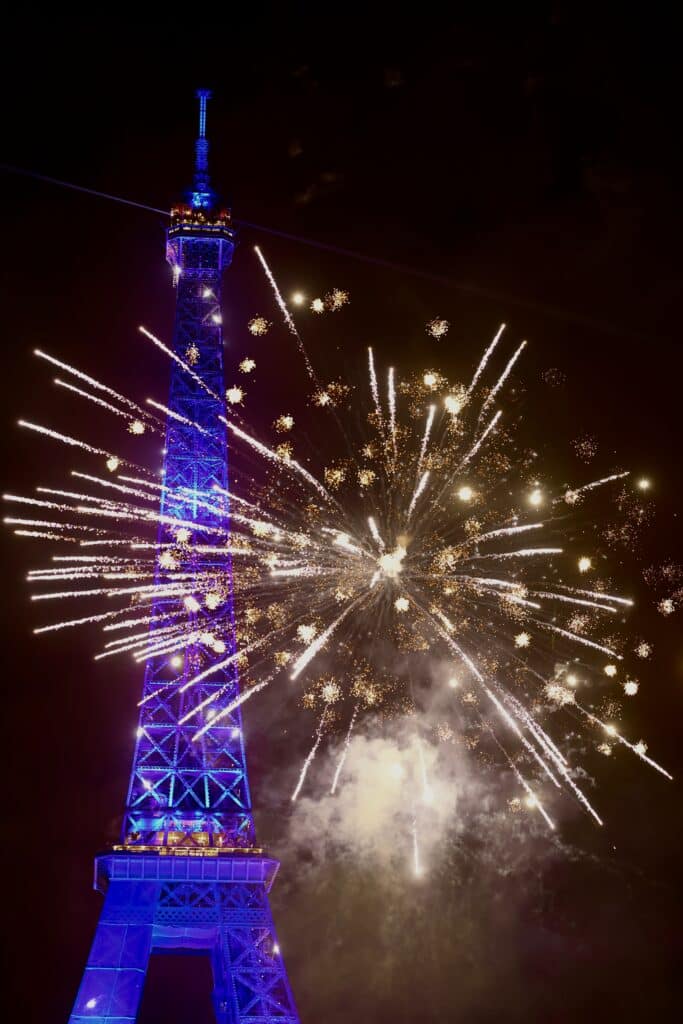 Grand moment de la fête nationale : le feu d'artifice à Paris