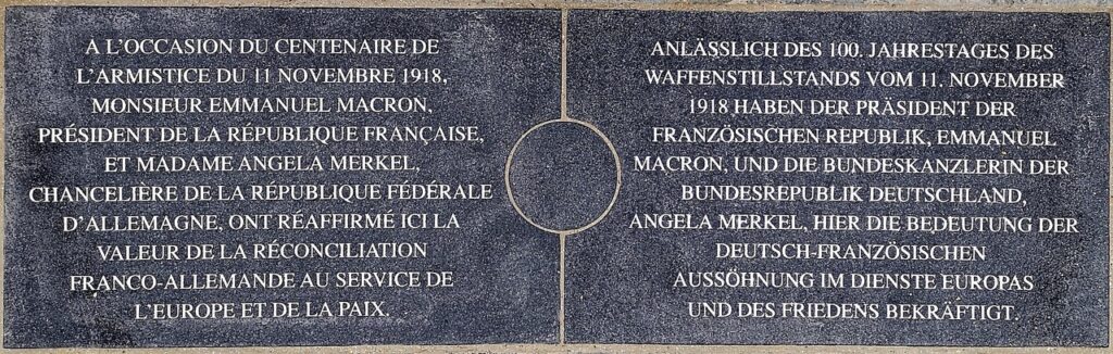Plaque commémorative à Compiègne