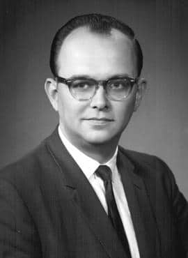 Portrait du physicien Hugh Everett en 1964, à l’origine de l’hypothèse sur les mondes multiples.