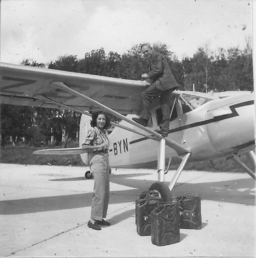 Jacqueline et François Sommer - Avion Mélanie, années 1950 © Fondation François Sommer