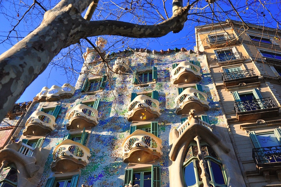 La façade extérieure de la Casa Batlló. Source : Pixabay