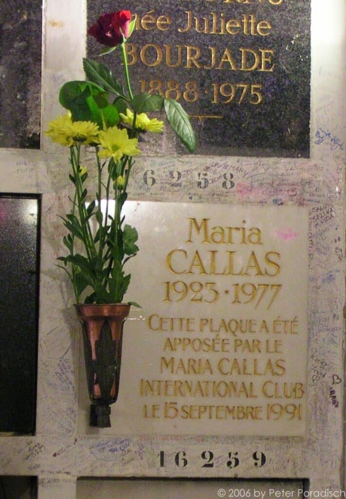 Plaque commémorative de Maria Callas, Cimetière du Père-Lachaise ©Peter Poradisch