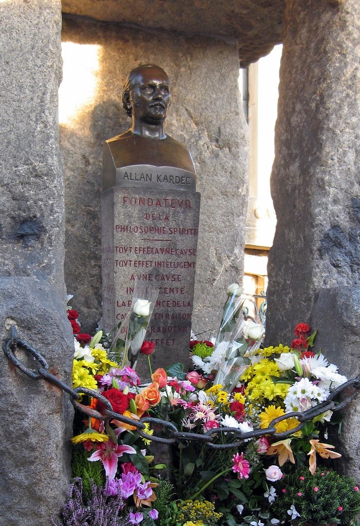 Monument funéraire de Allan Kardec, Cimetière du Père-Lachaise