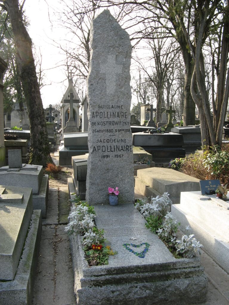 Tombe de Guillaume Apollinaire, Cimetière du Père-Lachaise