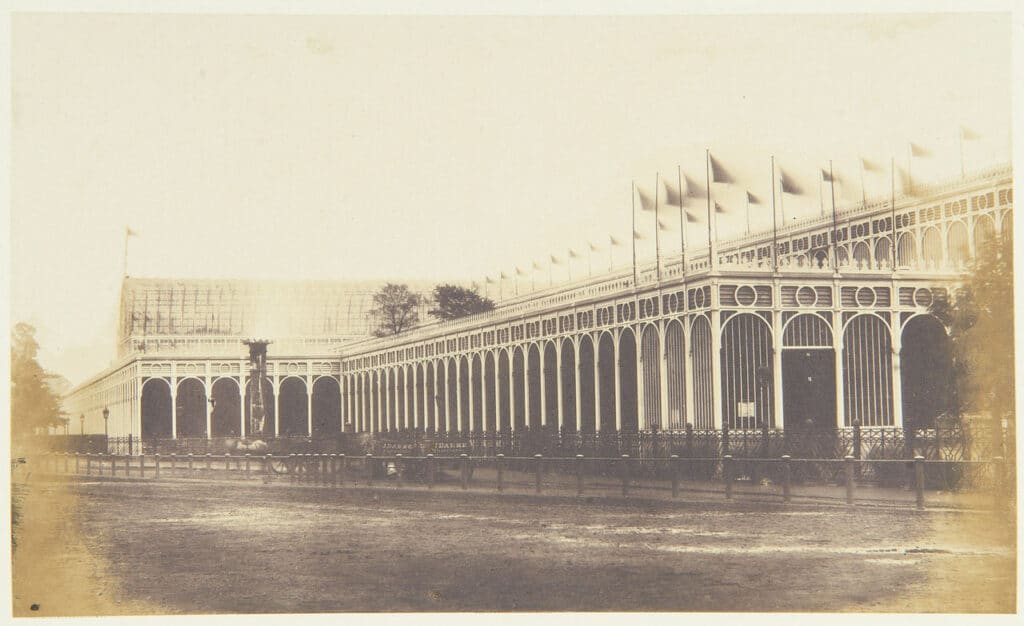 Le Crystal Palace en 1851 WikiCommuns
