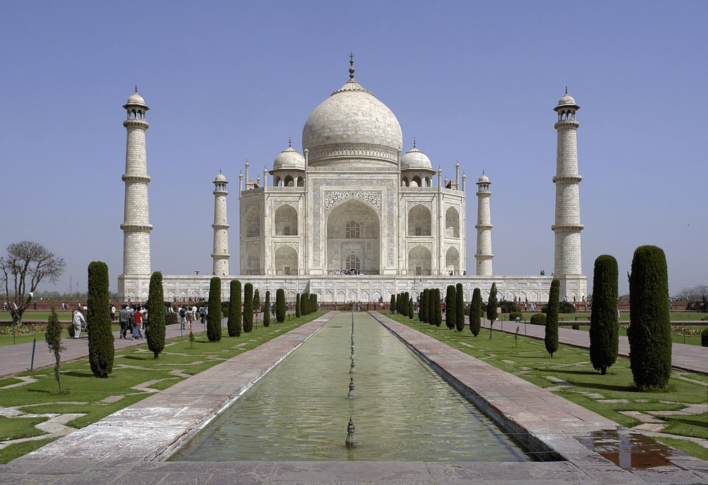Taj Mahal, Agra, Inde — © Yann Forget  /  Wikimedia Commons  / CC-BY-SA

