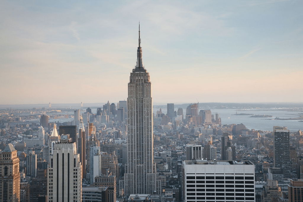 Empire State Building vu du Top of the Rock - Photo de Daniel Schwen - Wikimedia Commons - CC BY-SA 4.0
