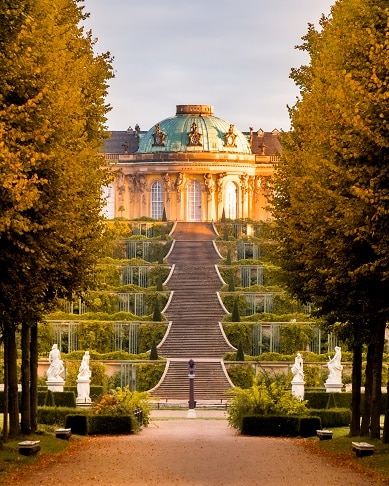 Châteaux allemands : Potsdam : escaliers menant au palais de Sanssouci en automne ©DZT/Loïc Lagarde