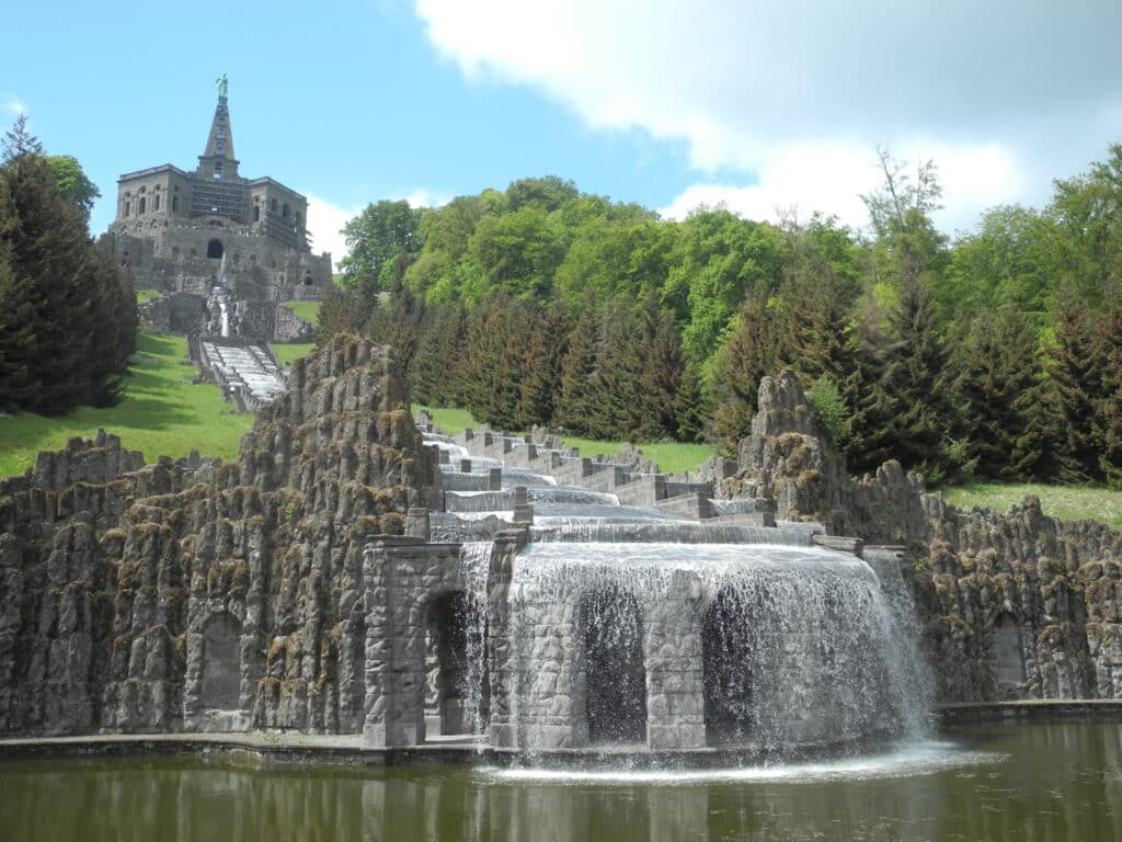 Les grandes cascades du parc de Wilhelmshöhe, Wikimedia Commons
