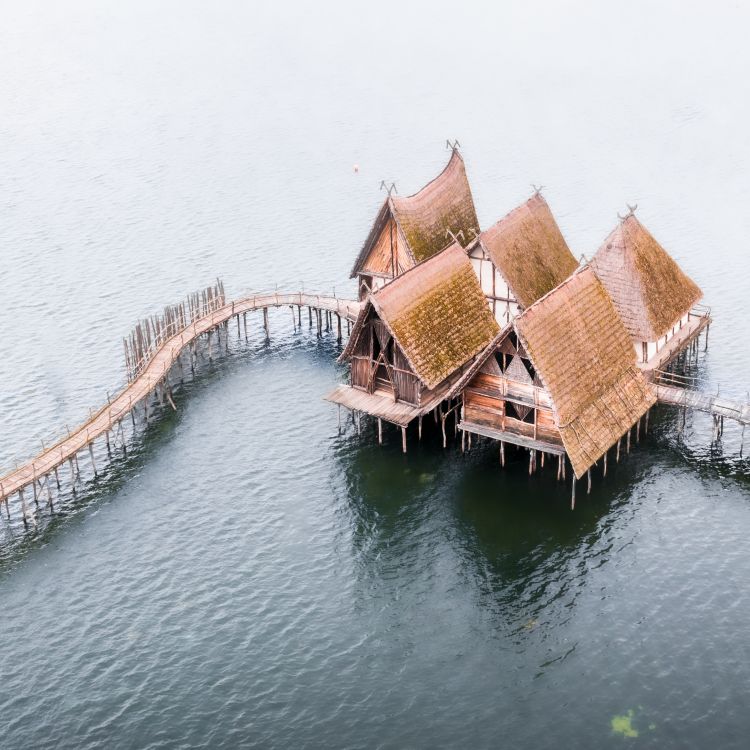 Uhldingen-Mühlhofen: Habitations préhistoriques sur pilotis au bord du lac de Constance, patrimoine mondial de l'UNESCO : patrimoine universel de l'humanité  ©DZT (Loïc Lagarde)