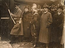 Winston Churchill sur les images de Pathé Nouvelles lors du siège de Sidney Street