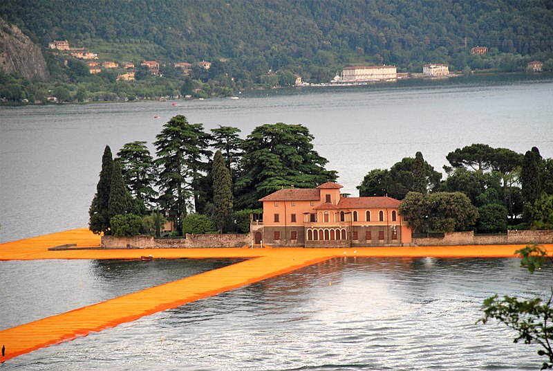 Christo, Floating Pears, Lago d'Iseo, 2016 - photo par Cosa2244