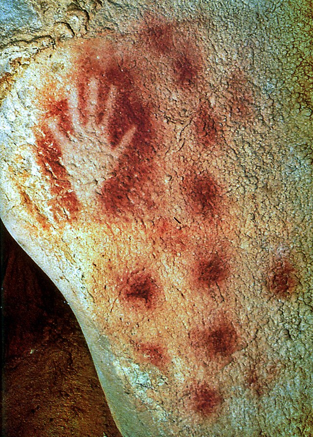 Main négative, grotte du Pech Merle / Wikimedia Commons